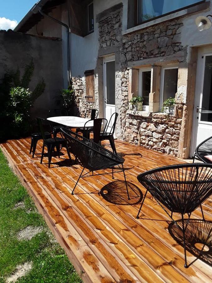 Gite Le Pot De Vin Lancié Esterno foto